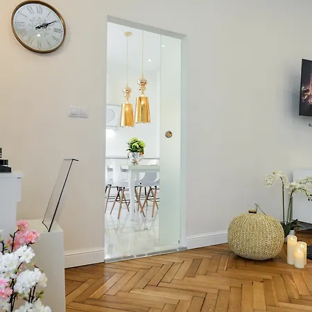 Old Town Sq. Apartment Prague